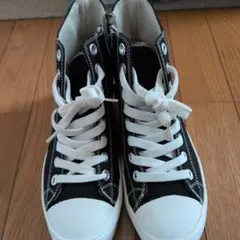 ブラックキャンバスハイカットスニーカー