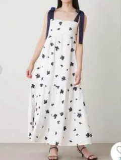 新品タグ付き SNIDEL ショルダーリボンエンブロイダリーワンピース