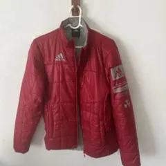 adidas レッド ダウンジャケット