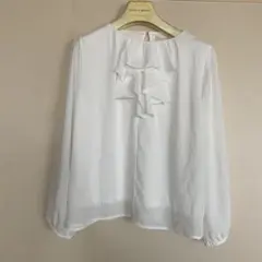 白 シャツ