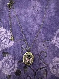 ANNA SUI蝶モチーフ ロケットネックレス