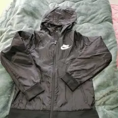 Nikeキッズ フード付きジャケット M 黒