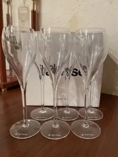 Veuve Clicquot クリスタルワイングラス 6個セット　中古 Veuve Clicquot クリスタルワイングラス 6個セット 中古 - メルカリ