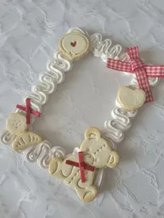 くま クッキー ホイップデコ 硬質ケース B7 赤リボン トレカケース