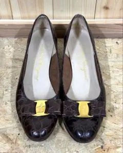 Salvatore Ferragamo ヴァラ パンプス クロコ型押しのサムネイル