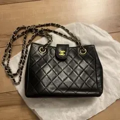 CHANEL ブラック キルティング チェーンバッグ　ヴィンテージ