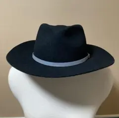 黒ウールフェルトハット グレーベルト付き