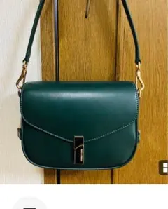 チャールズアンドキース　ショルダーバッグ