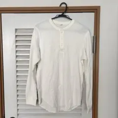 UNIQLO ホワイト 長袖ヘンリーカットソー M