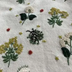 シビラ　刺繍のニット　カシミア混