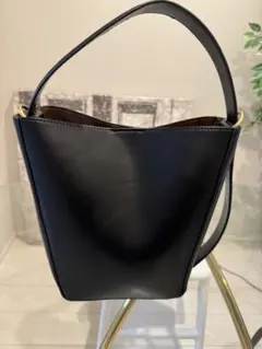 ZARA ブラックハンドバッグ