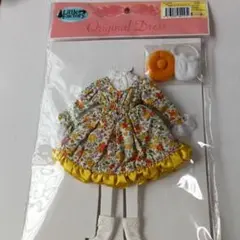 リトルファクトリーのリカちゃんサイズの花柄ウエストギャザーワンピース