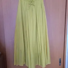 イエロープリーツロングスカートのサムネイル