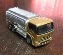 トミカ　ミニカー　Quonのサムネイル