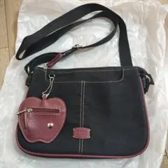 ZAZA ショルダーバック　 リンゴのミニポーチ　チャーム付き