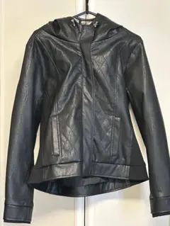 い*ご様 ブラックフード付きレザージャケット