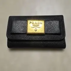 み*い様 PRADA 黒 キーケース - メルカリ