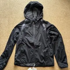 【新品】UNIQLOブラック フード付き ウィンドブレーカー XL
