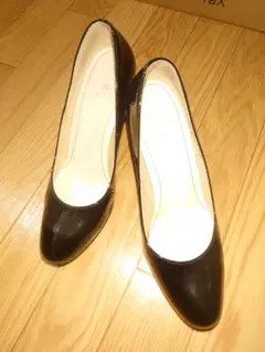 EIZO黒 エナメル ハイヒール パンプス