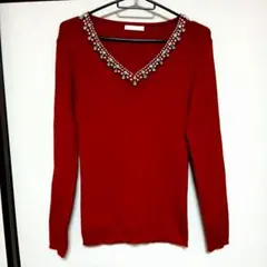FUN 赤 Vネック ビジュー装飾 ニット