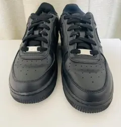 NIKE AIR FORCE 1 ブラック スニーカーのサムネイル