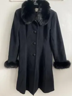 ファー付き黒ロングコート