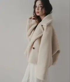 新品タグ付きrectangle テディベアショートコート　アイボリー