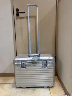 激レア GOOGLE PLAY x TRUE RELIGION SUITCASE - メルカリ