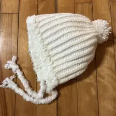 ボンボン付き　バラクラバ　ボンネット　ニット帽　白　ハンドメイド