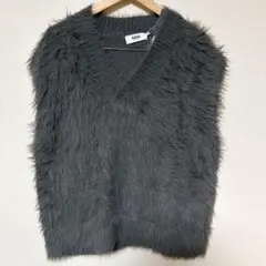 新品タグ付き　AZUL グレー ベスト