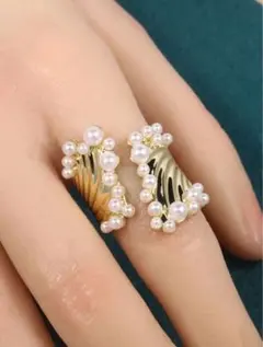 ゴールドパールリング フリーサイズ　可愛い　お洒落　個性的　カジュアル　新品