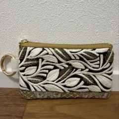 インド刺繍リボン　ミニポーチ　ベージュ　カラビナ付き