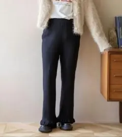 新品未使用　ローリーズファーム　フリル裾　黒パンツ