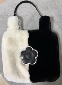 新品⭐︎マリークワント　ファー素材 ショルダーバッグ 白黒