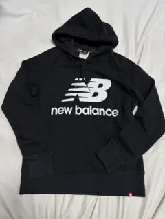 New Balance 黒 フード付きパーカー　Mのサムネイル