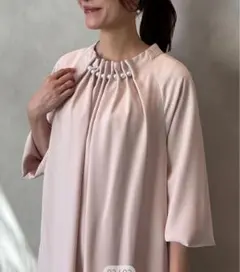 【オケージョン】襟元パール付きIラインワンピース