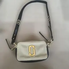 シルバー レザー ショルダーバッグ