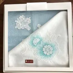 ブライダルサムシングブルー　ピエール・カルダン 水色花柄刺繍　結婚式受け付け装飾