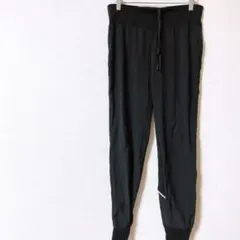 ブラックジャージパンツ スリムフィット 紐付き 黒 ウエストゴム