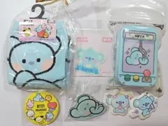 BT21 minini KOYA 靴下　缶バッチ　ティンケースステッカーまとめ売