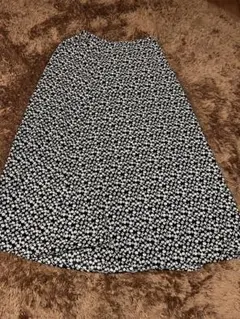 GU 花柄 フレアスカート M 黒白