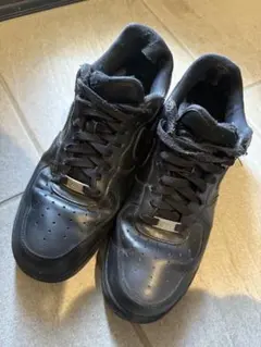 ぱ*ん様 Nike Air Force 1 オールブラックスニーカー