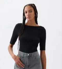 GAP モダンスクープネックTシャツのサムネイル