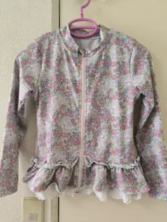 130 アリエル　ラッシュガード