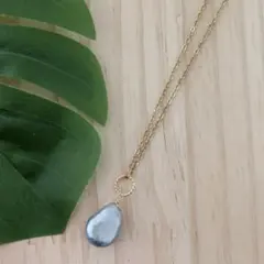 ブルーグレー系 淡水バロックパールひと粒ネックレス