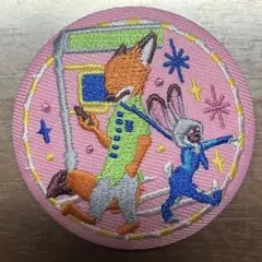 ディズニー　刺繍缶バッジ2　ズートピア　ニック　ジュディ