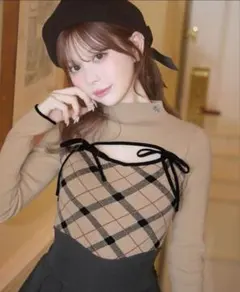 ミシェマカ デコルテオープンチェックニットトップス