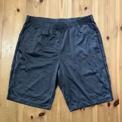 ユニクロ　メンズ　グレー　ハーフパンツ　L