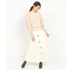 新品未使用 タグ付きアイボリー ニットフレアスカート 前面ボタン付き春コーデ