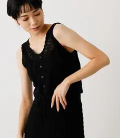 【新品タグ付き】ノースリーブ　トップス　黒　レース編み